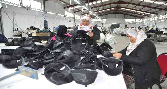 Beldeye atölye açıldı, ev hanımları iş imkanına kavuştu