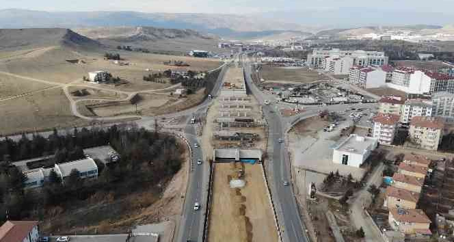 43 ilin geçiş güzergahında trafik problemi çözülüyor: İnşaatı bu yıl tamamlanıyor