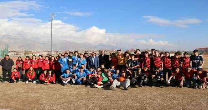 Okul Sporları Futbol müsabakaları tamamlandı