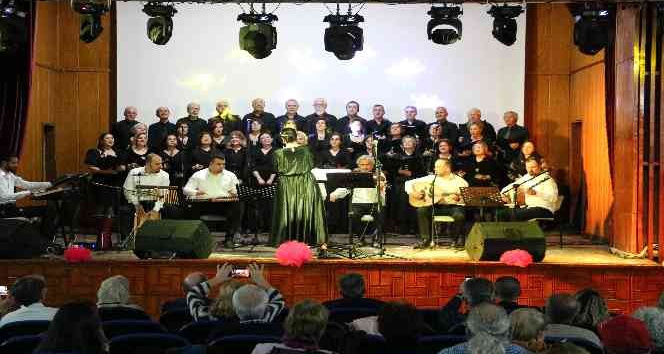 Edirne’de "Şarkılar bizi söyler biz de şarkı söyleriz" konseri yoğun ilgi gördü