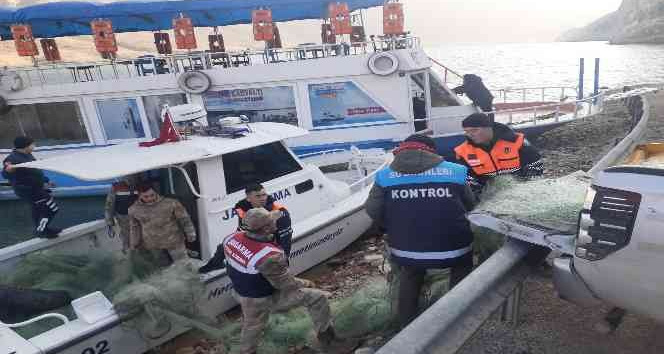 Siirt’te 20 farklı noktada kaçakçılara yönelik operasyon gerçekleştirildi