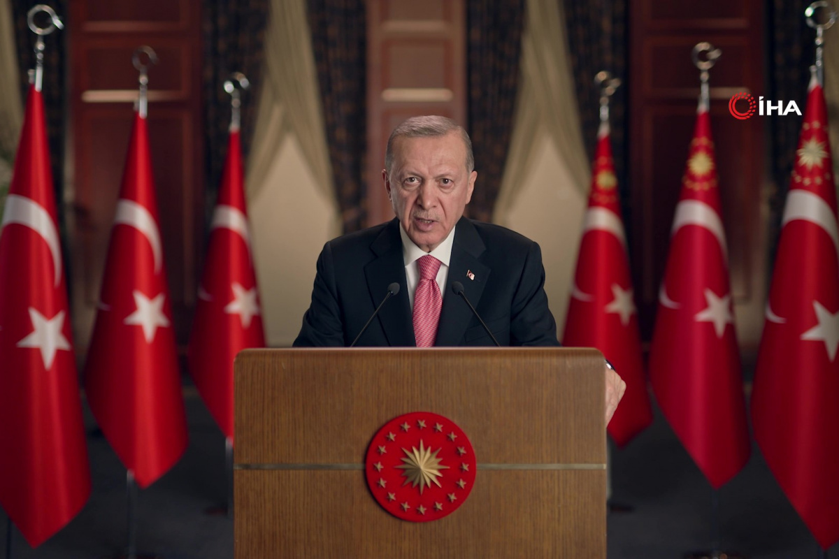 Cumhurbaşkanı Erdoğan: &#039;Türkiye havacılık sektöründe parmakla gösterilen ülkeler arasında yer alıyor&#039;