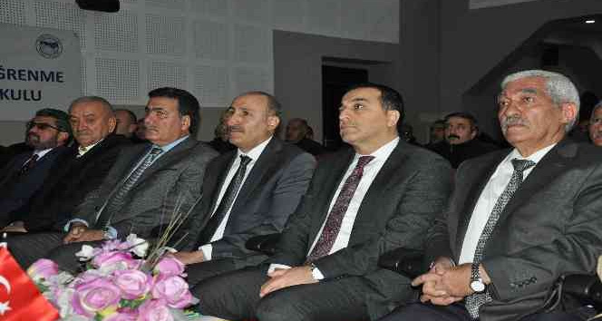 Kars’ta muhtarlara “Aile Okulu” Projesi anlatıldı