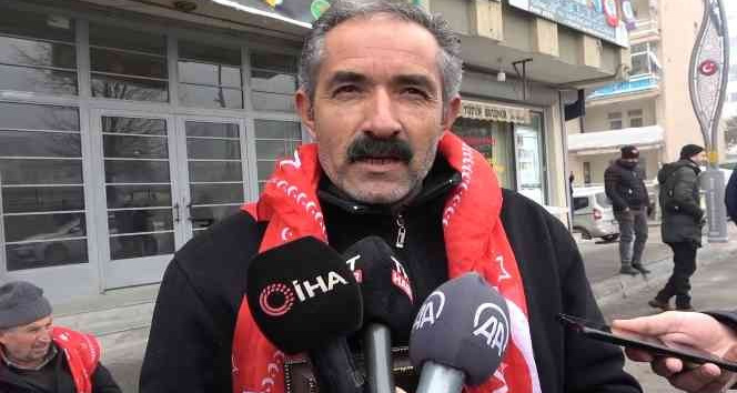Muş’ta annelerin evlat nöbeti soğuk havaya rağmen devam ediyor