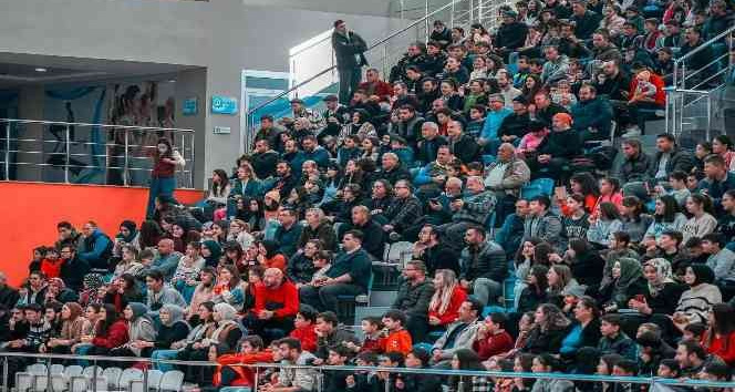 İlkler Şehri Uşak Basketbol Takımı ikinci yarıya avantajlı başlamak istiyor