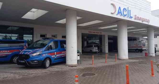 Doktoru ve güvenlik görevlisini tabanca ile tehdit eden muhtar tutuklandı