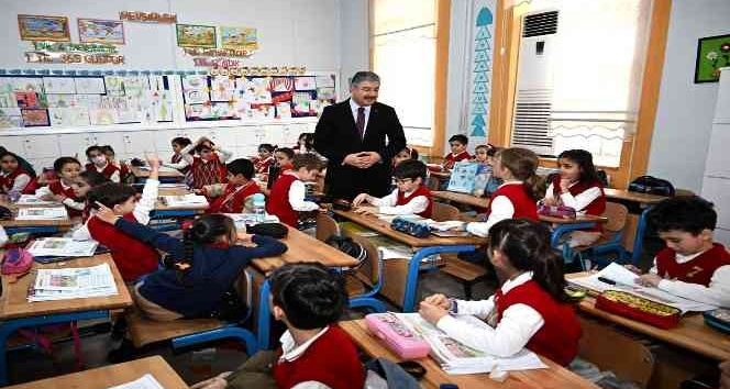 Vali Yılmaz, kendisine mektup yazan öğrencileri ziyaret etti