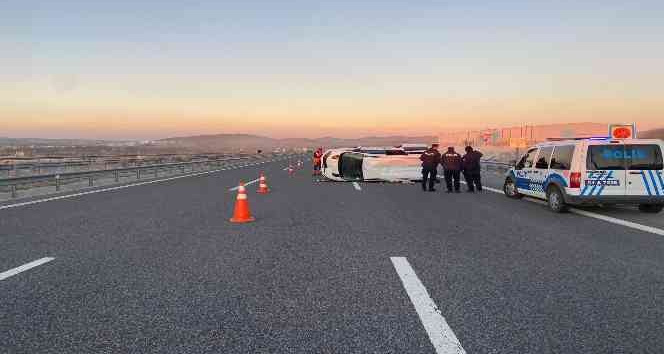 Niğde’de ticari araç devrildi: 10 yaralı