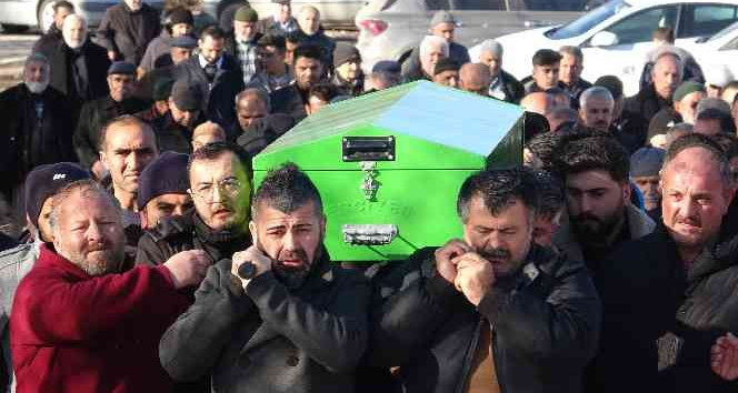 Çok istediği kutsal toprakları gördü, dönüş yolunda uçakta kalbi durdu