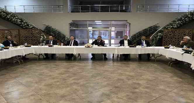 Emniyet Müdürü Dinç: “Uyuşturucuyla mücadelede anne babalara çok önemli görevler düşüyor”