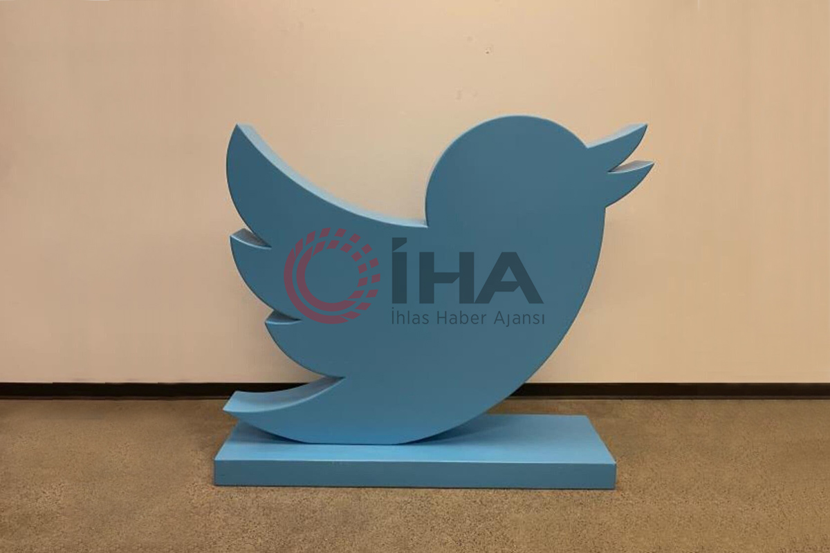 Twitter ofisindeki eşyalar satıldı: Mavi kuş heykeline 100 bin dolar