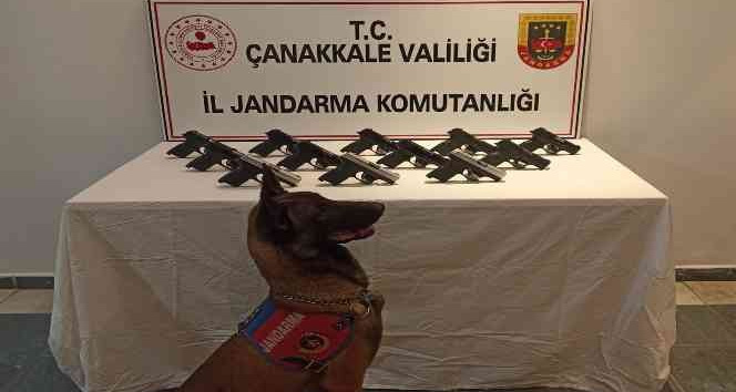 Çanakkale’de 12 adet ruhsatsız tabanca ele geçirildi