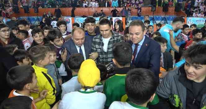 MKE Ankaragücü’nün futbolcuları Antalyalı ve Mujakic’e yoğun ilgi