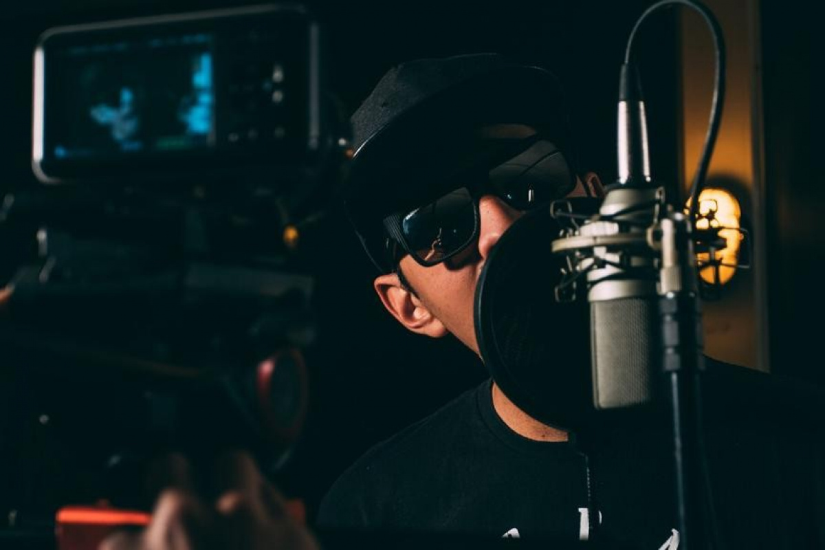 Genç rapçilere reels video jesti