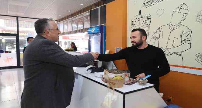 Belediye Başkanından esnaflara ‘Hayırlı olsun’ ziyareti