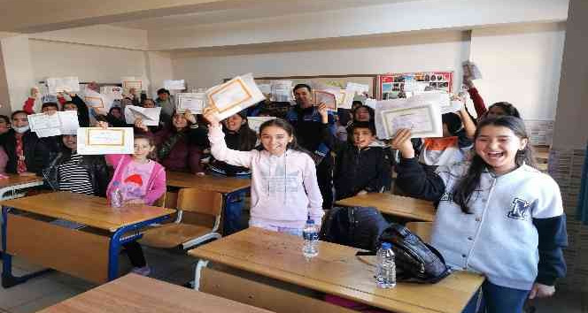 Aksaray’da 91 bin 745 öğrenci yarıyıl karnesini aldı