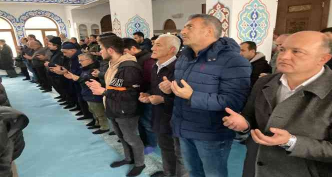 Lapseki’de camilerde yağmur duası yapıldı