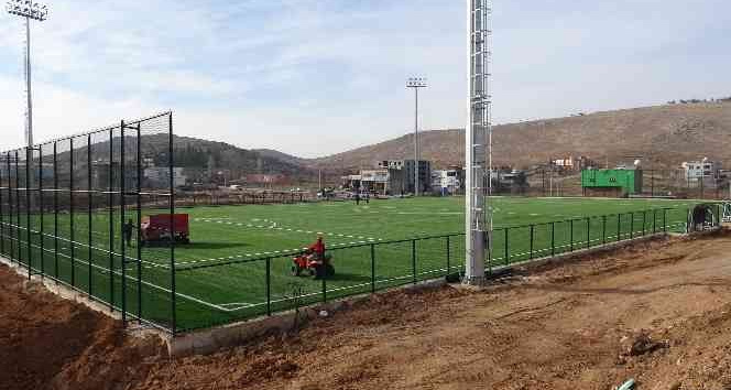 Stadyum yapıldı, tribün yok
