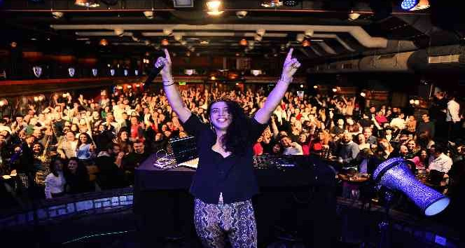 Bursa’da DJ Ai Taş ile 90’lara yolculuk