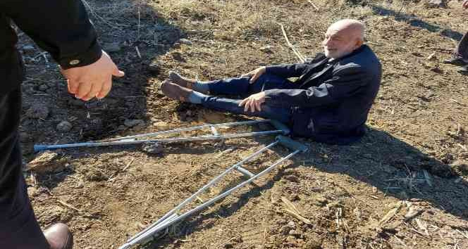 Vatandaşlar takla atan aracı elleriyle düzelterek yaralıyı kurtardı