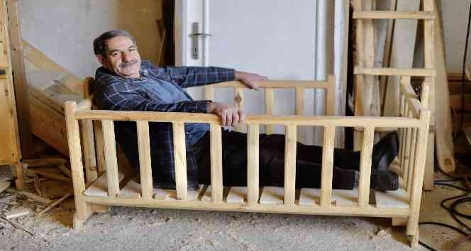 Eskiyi yeniye uyduran marangoz yıllara meydan okuyor