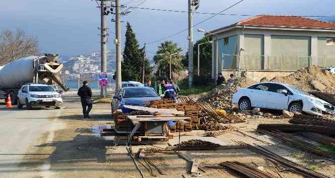 Yalova Esenköy’de cip ile otomobil çarpıştı