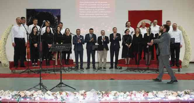 Çivril korosu sesleriyle gönülleri fethetti