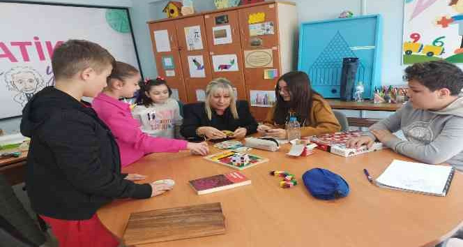 Aldoğan, kış okullarının ilk gününde öğrencilerle buluştu