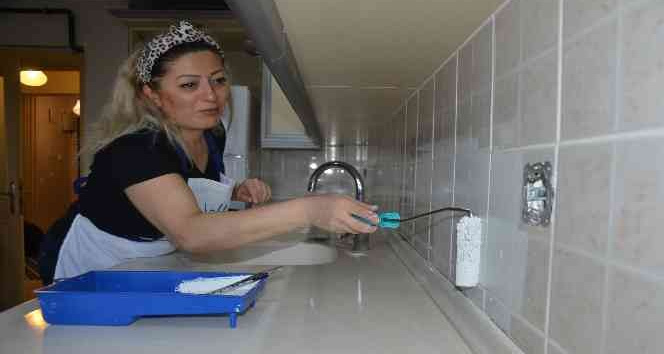 7 yıl önce hobi olarak eline boya fırçası aldı, meslek sahibi oldu