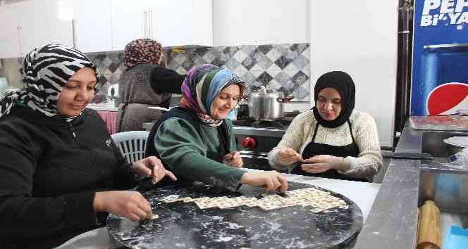 Iğdır’da yaz ayında üretilen ürünler kış ayında satılıyor