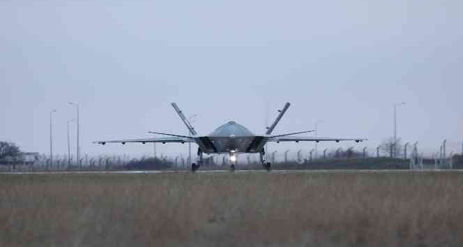 Bayraktar KIZILELMA sistem tanımlama test uçuşunu başarıyla tamamladı