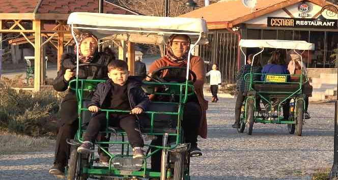 Kış mevsiminde yaz havası: Tarih ve doğanın iç içe olduğu mekanda güneşin tadını çıkardılar