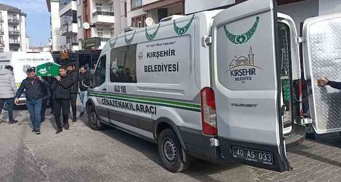 Otomobilin arka koltuğunda yaşanan her şeyi izledi