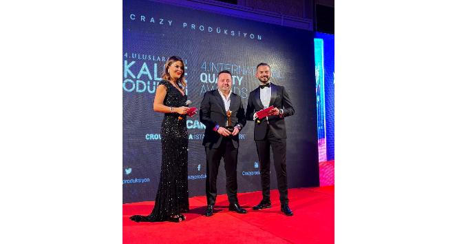 4. Uluslararası kalite ödüllerinde Memiç, ‘yılın yardımsever iş adamı’ ödülüne layık görüldü