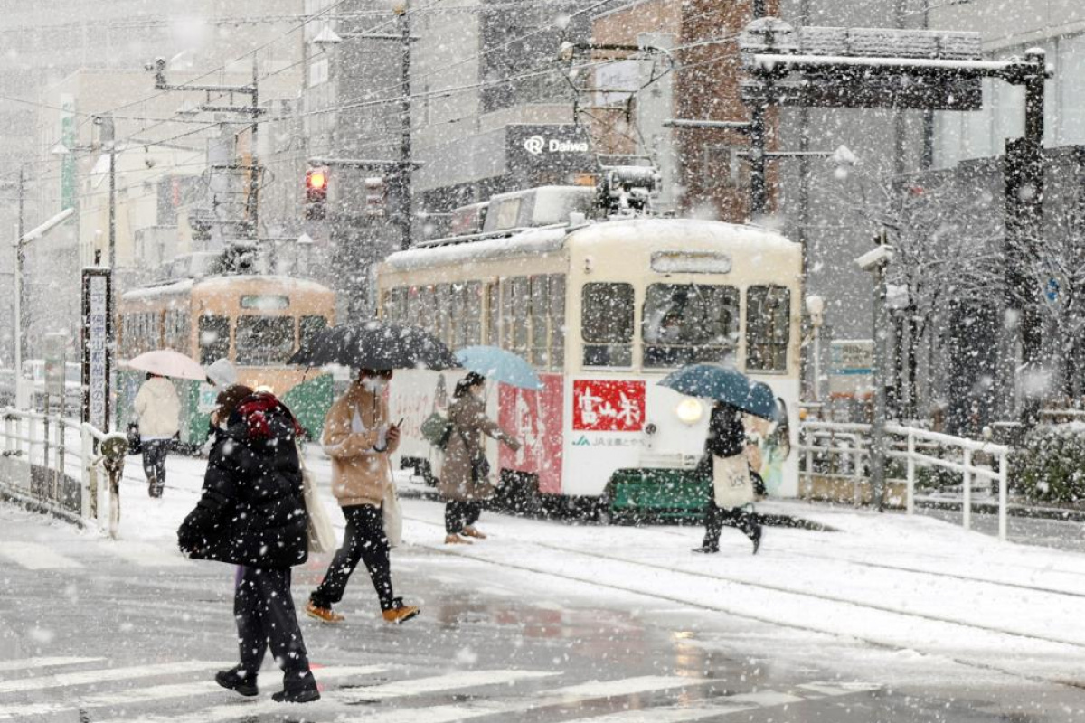 Japonya'da yoğun kar yağışı: 280 uçuş iptal edildi