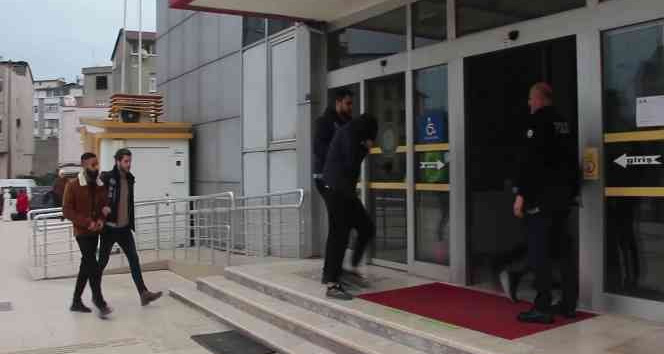 Uyuşturucu transferi yaparken Ünye’de yakalandılar