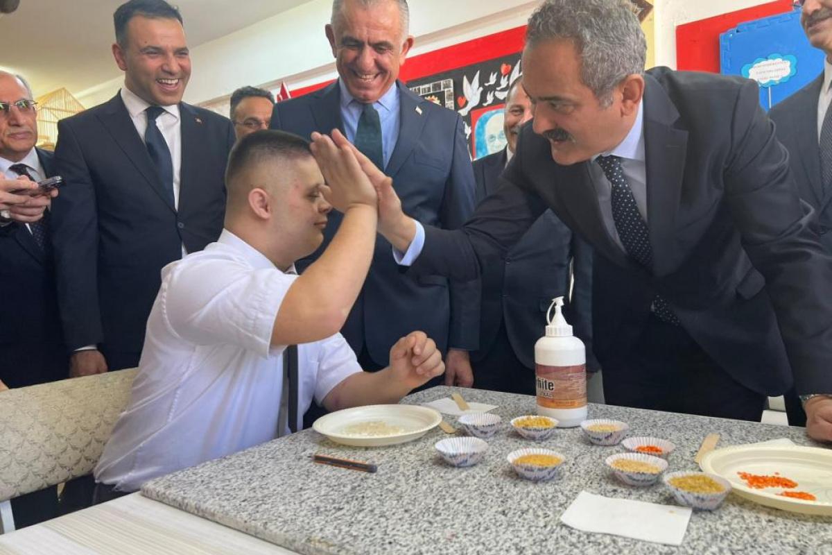 Milli Eğitim Bakanı Özer, KKTC Cumhurbaşkanı Tatar ile görüştü