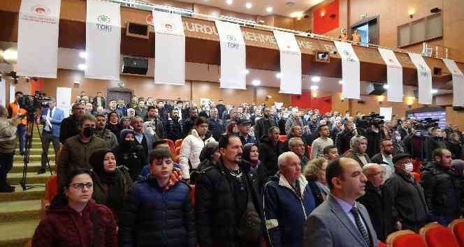 Burdur’da TOKİ kuraları çekildi, bin 116 konutun hak sahipleri belli oldu
