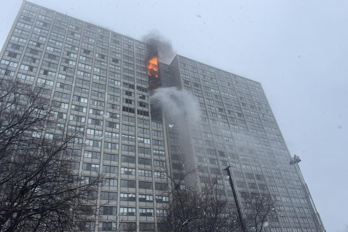 ABD&#039;de 25 katlı binada yangın: 1 ölü, 8 yaralı