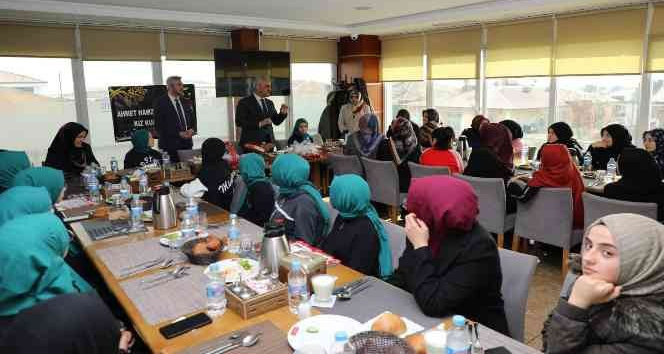 Hafızlığını tamamlayan öğrenciler için program düzenlendi