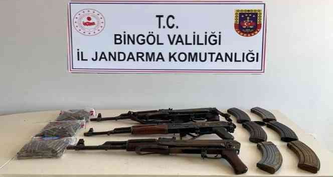 Bingöl’de toprağa gömülü 3 adet tüfek ele geçirildi