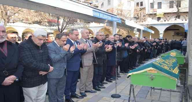MHP’li eski vekilin ağabeyi ve yengesi son yolculuğuna uğurlandı