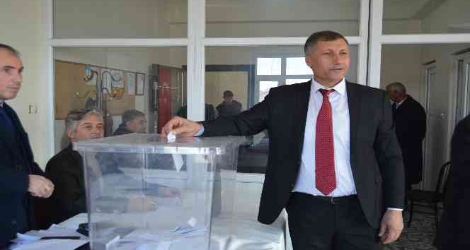 Varto Esnaf Kefalet Kredi Kooperatifi Başkanlığına Kartal seçildi