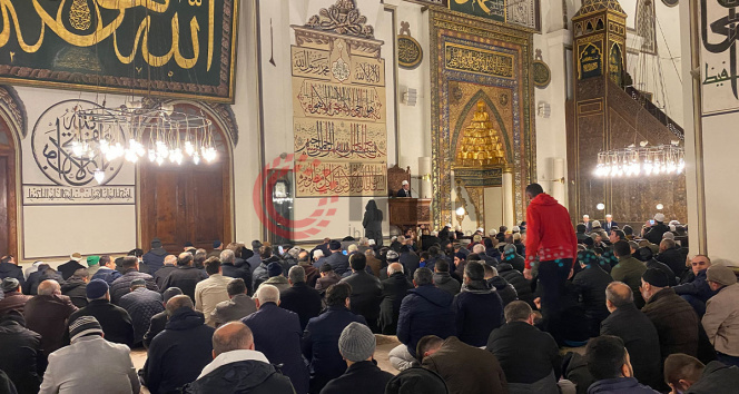 Bursalılar, Regaip Kandilinde Ulu Camiye akın etti