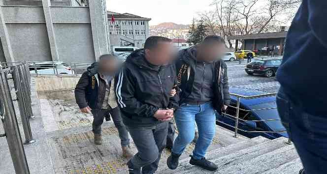 Müstehcen içerik paylaşan şüpheliler adliyede