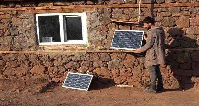 Yaylada güneş enerjisiyle aydınlanıyorlar