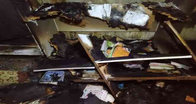 Silopi’de çocuk odası küle döndü, kimsenin evde olmaması faciayı önledi
