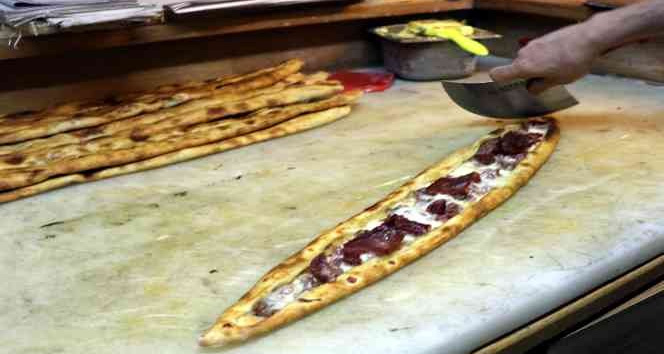 Tescilli ’Terme pidesi’ hem göze hem de mideye hitap ediyor