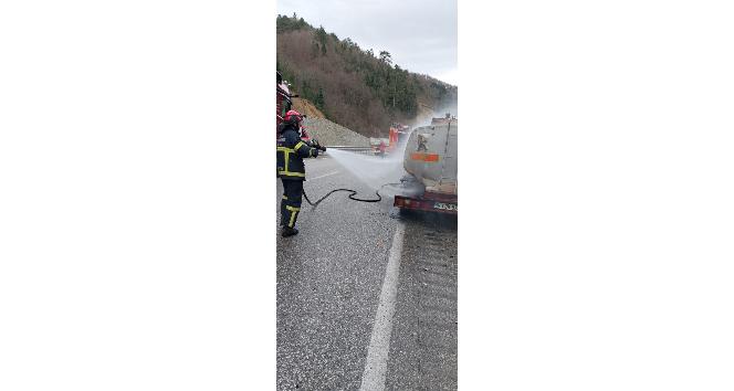 Zonguldak’ta mazot yüklü tanker yangında kullanılamaz hale geldi