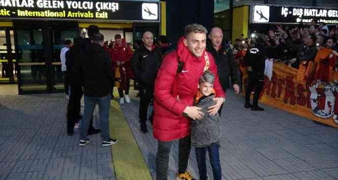 Galatasaray kafilesine coşkulu karşılama
